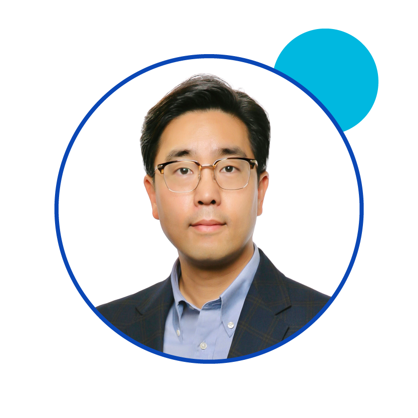 professional headshot of David Shin