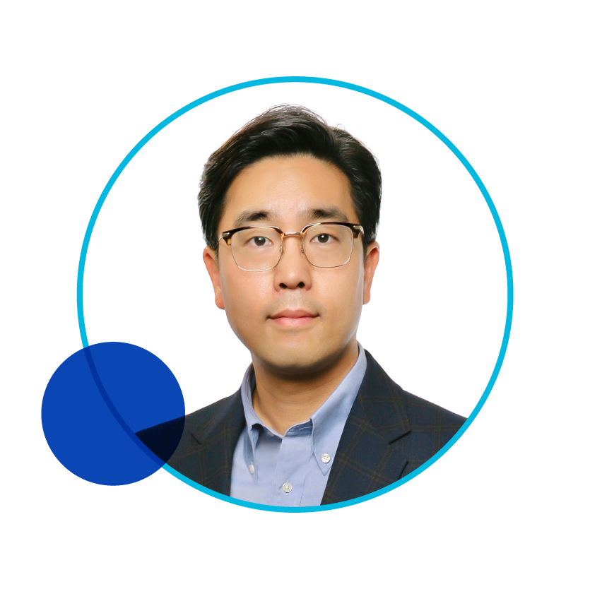 professional headshot of David Shin